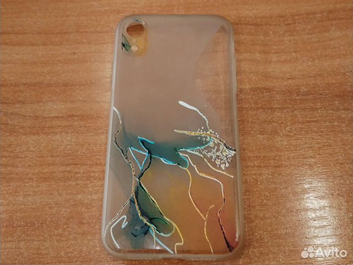 Чехлы на телефон iPhone XR