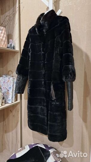 Шуба из мутона с норкой