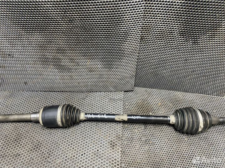 Привод передний правый Mercedes 166 292