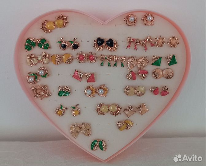 Кольца и серьги бижутерия