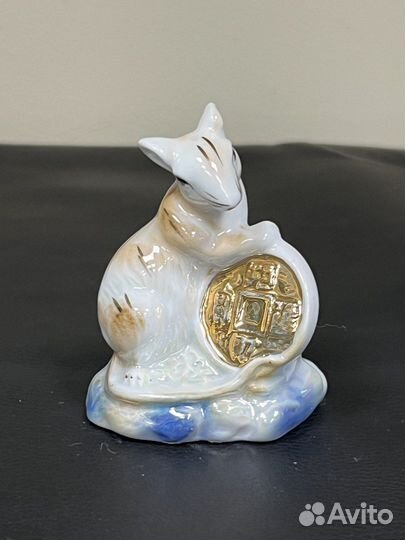 Статуэтка Крыса с монетой