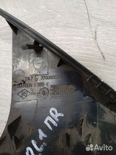 Уголок двери передний правый Renault Laguna 1