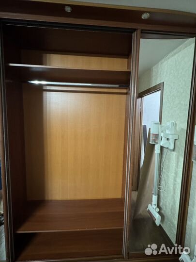 Шкаф купе с зеркалом