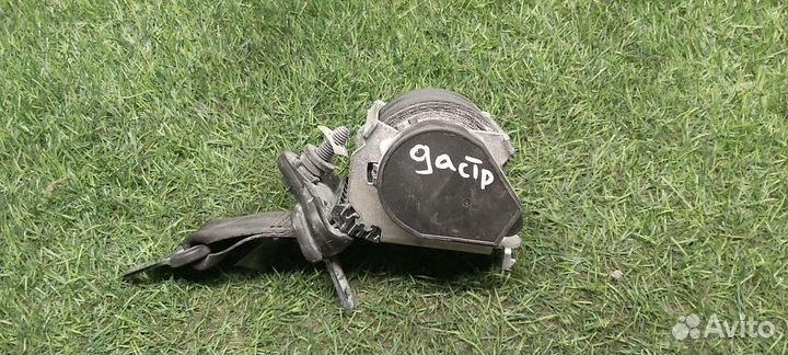 Ремень безопасности зад центр Renault Duster