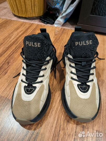 Кроссовки мужские 42 размер новые