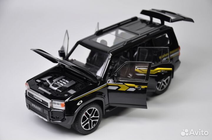 Модель авто Toyota Land Cruiser Prado 250 1:24 мет