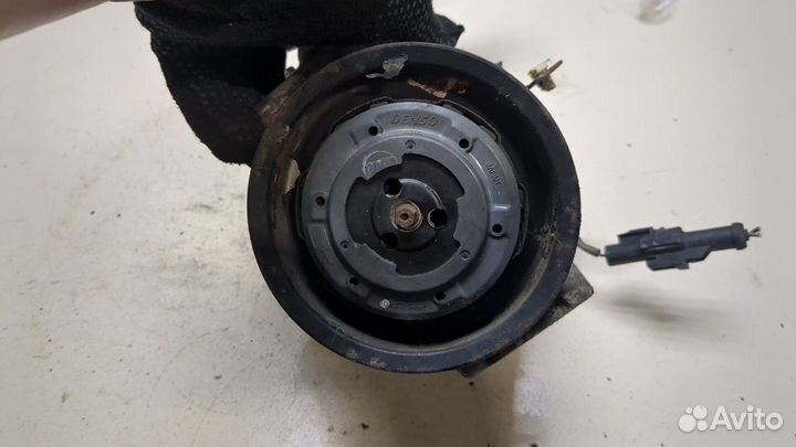 Компрессор кондиционера Jaguar XJ 2003–2008