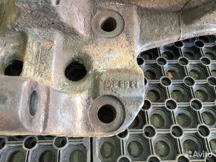 Кронштейн пневморессоры правый