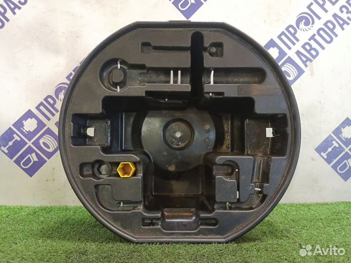 Ящик для инструментов Citroen C4 хэтчбек 1.6 NFU