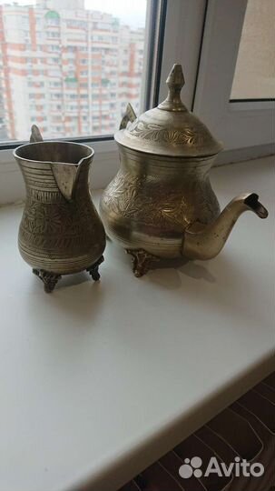 Чайник и молочница