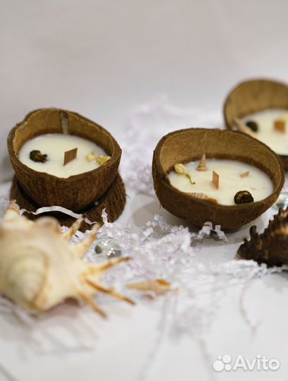 Свеча в кокосе ручной работы