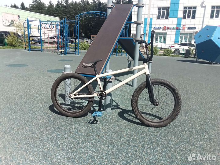 Велосипед BMX (20.75)