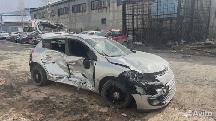 Ручка двери внутренняя правая Renault Megane 3 826720001R