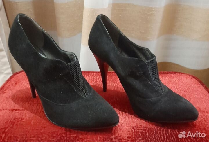 Туфли женские Laura Cesari натуральная замша