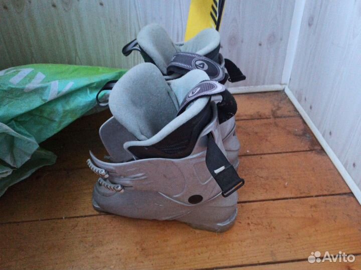 Горные лыжи с ботинками 38 размера