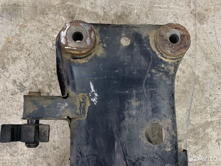 Задний подрамник Subaru Forester Sg