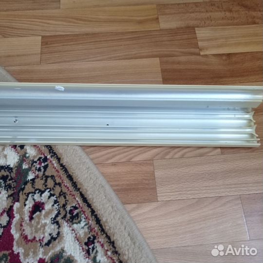 Продаю 2 потолочных алюминиевых карниза б/у