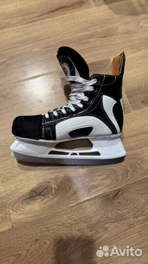 Хоккейные коньки