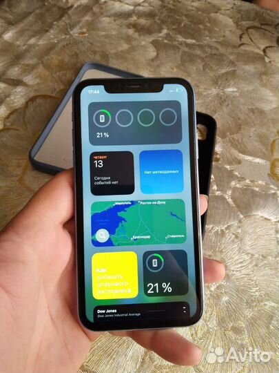 Телефон iPhone XR