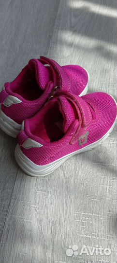 Кроссовки для девочки