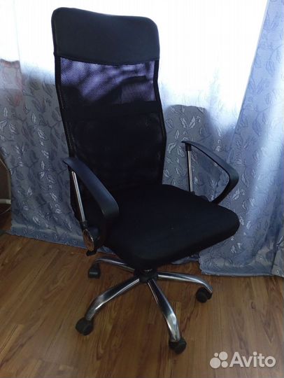 Компьютерное кресло