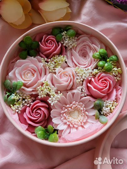 Подарок из мыла ручной работы