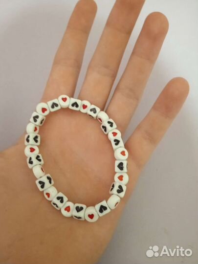 Браслет с сердечками
