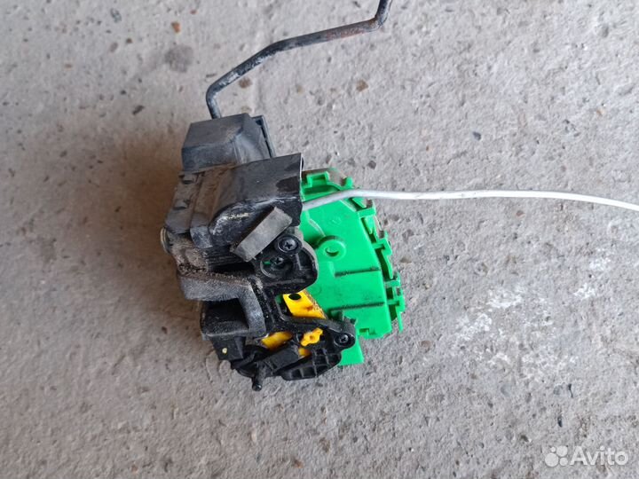 Замок задней левой двери 5 пин hyundai solaris 1