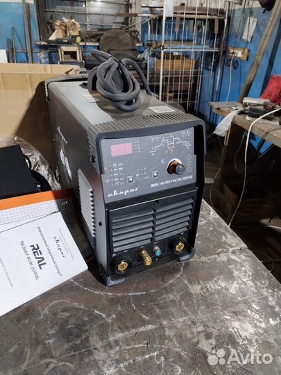 Сварочный аппарат Сварог Real Tig 200 P AC/DC