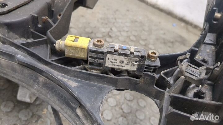 Рамка передняя Audi A4 (B6)