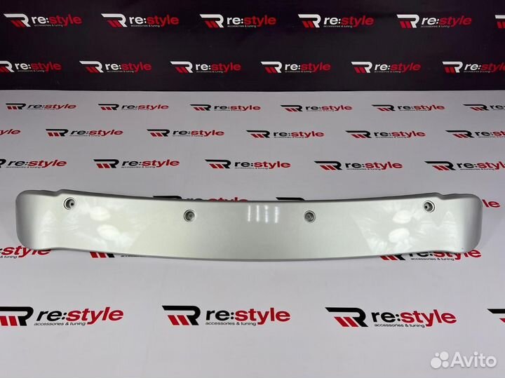 Спойлер Toyota Hiace 200 Серебро 1F7 Качество H906