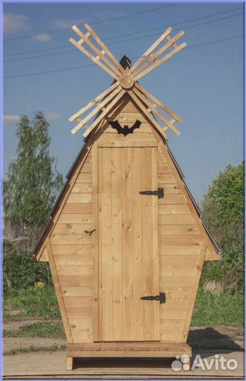 Дачный туалет с дельфином HQS