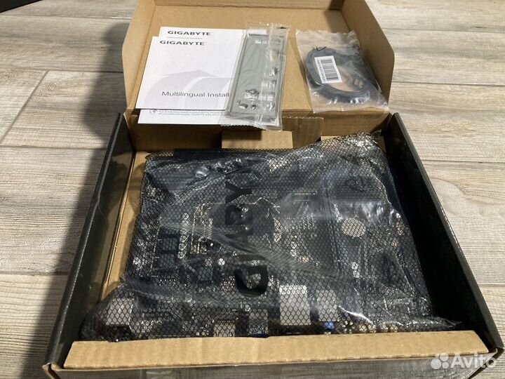 Материнская плата LGA1200