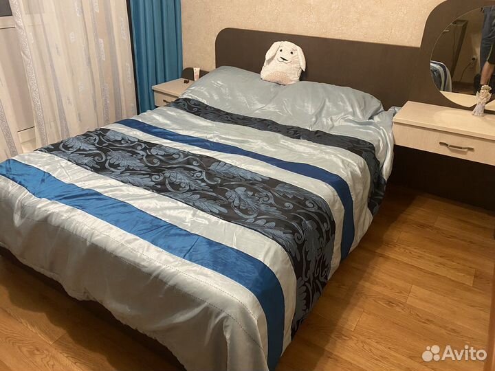 Спальный гарнитур