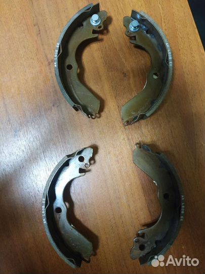 Передние и задние тормозные колодки на mitsubishi