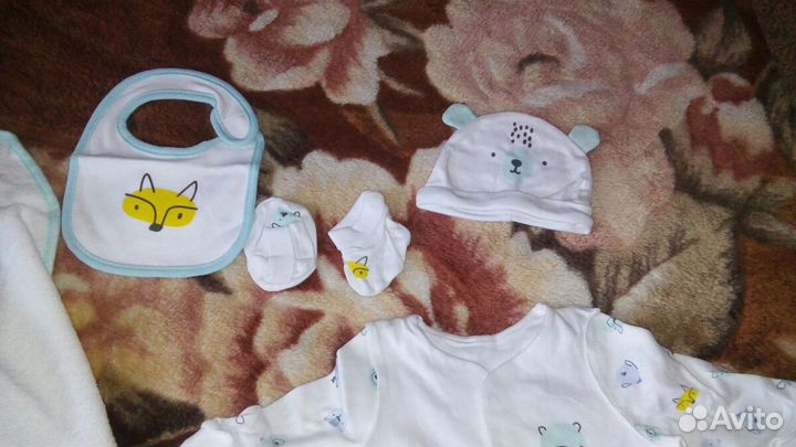 Комплект для новорожденных плюс погремушка