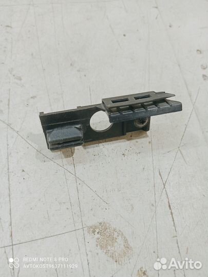 Крепление бампера переднее правое Kia Rio 2