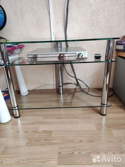 Стеклянная тумба под тв