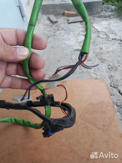 07-15 пежо 308 проводка зеркала правого разьем