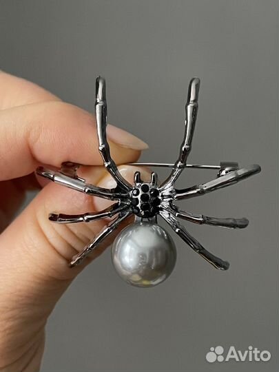 Брошь новая Паук