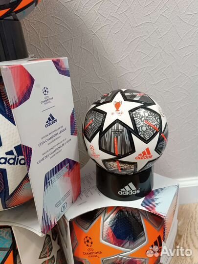 Футбольный мяч adidas лига чемпионов Istanbul 2021