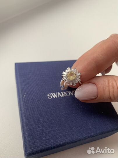 Swarovski кольцо
