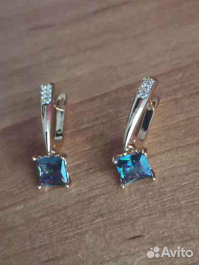Изящные серьги с радужными топазами (gold filled)