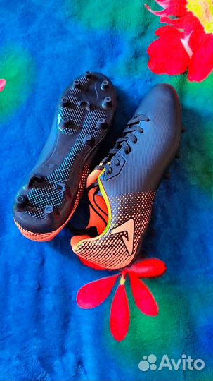Бутсы футбольные 39 размер