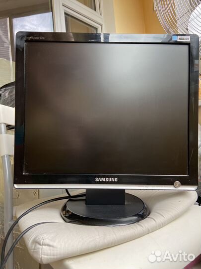 Компьютерный монитор samsung