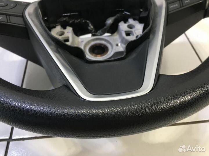 Рулевое колесо Toyota Camry XV70 (2017—2021)