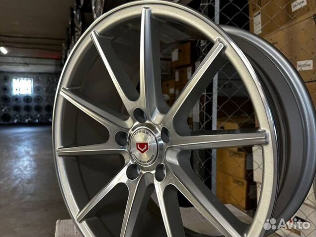 Новые литые разноширокие диски R18 5x114,3 Vossen