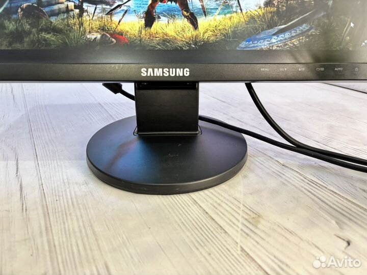 Монитор Samsung SyncMaster 943