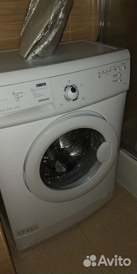 Стиральная машина Zanussi extra slim