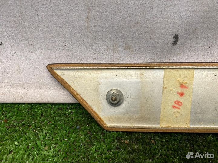 Дерево салона заднее правое Mercedes-Benz